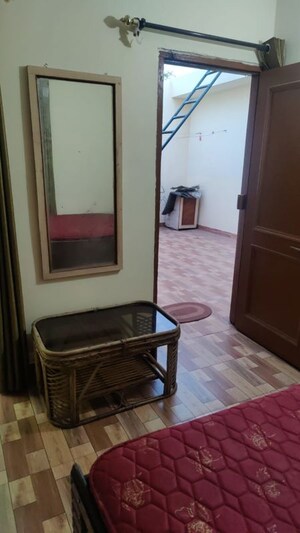 1 BHK Builder Floor For Rent in Sector 23