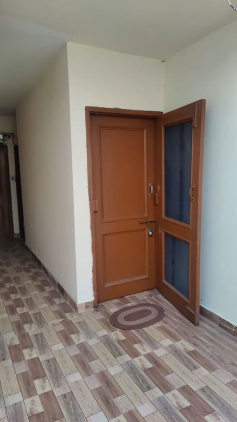Room, sector 23 1 Bedroom 800 Sq.Ft. Builder Floor In Sector 23 Chandigarh 10332008