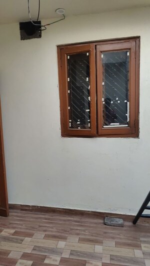 Furnished Amenities in 1 BHK Builder Floor at Sector 23 – for Rent