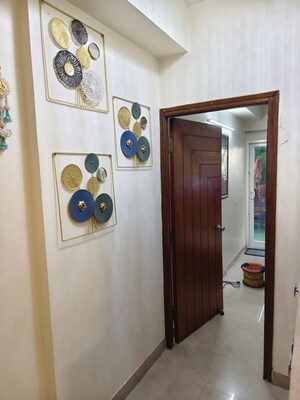 Room in 3 BHK Apartment at Omaxe Heights, Sector 86 – for Rent
