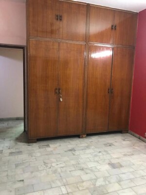 Room in 2 BHK Independent House at Sector 17 – for Rent