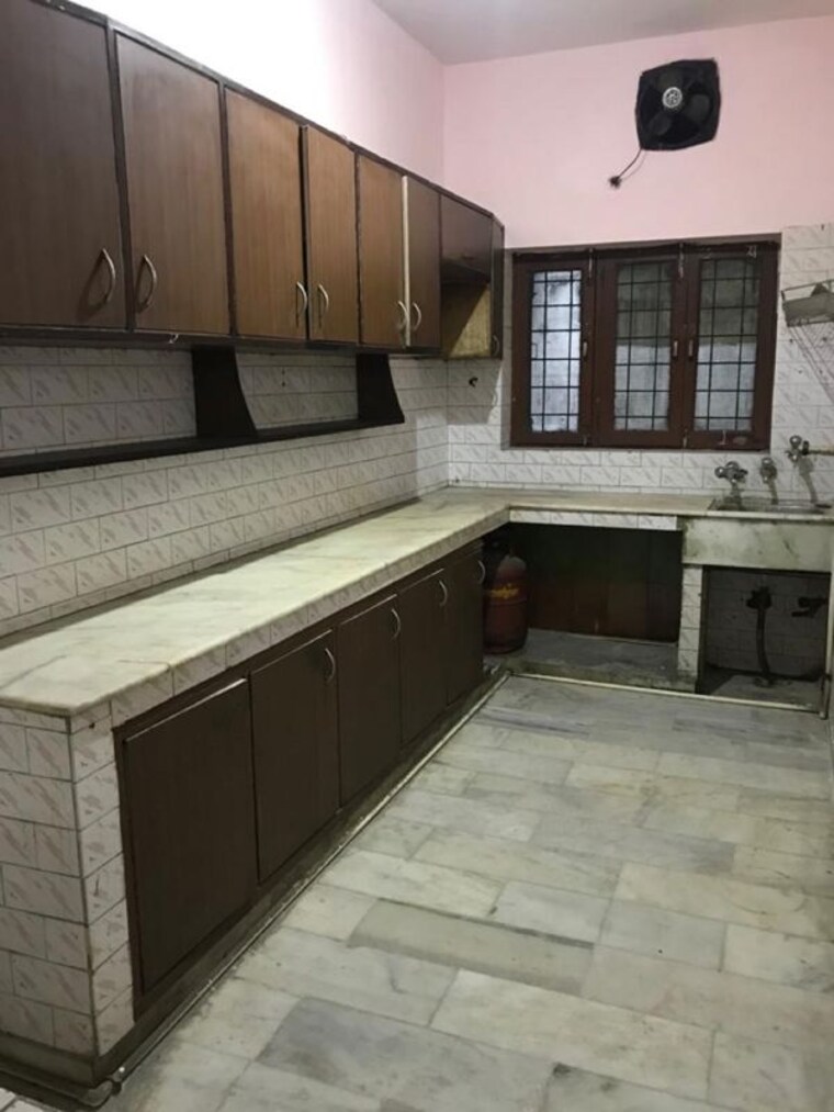 Kitchen, sector 17 2 Bedroom 1200 Sq.Ft. Independent House In Sector 17 Gurgaon 10332028