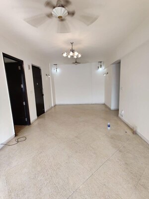 Room in 4 BHK Apartment at Eros Kenwood Tower, Sector 39 – for Rent