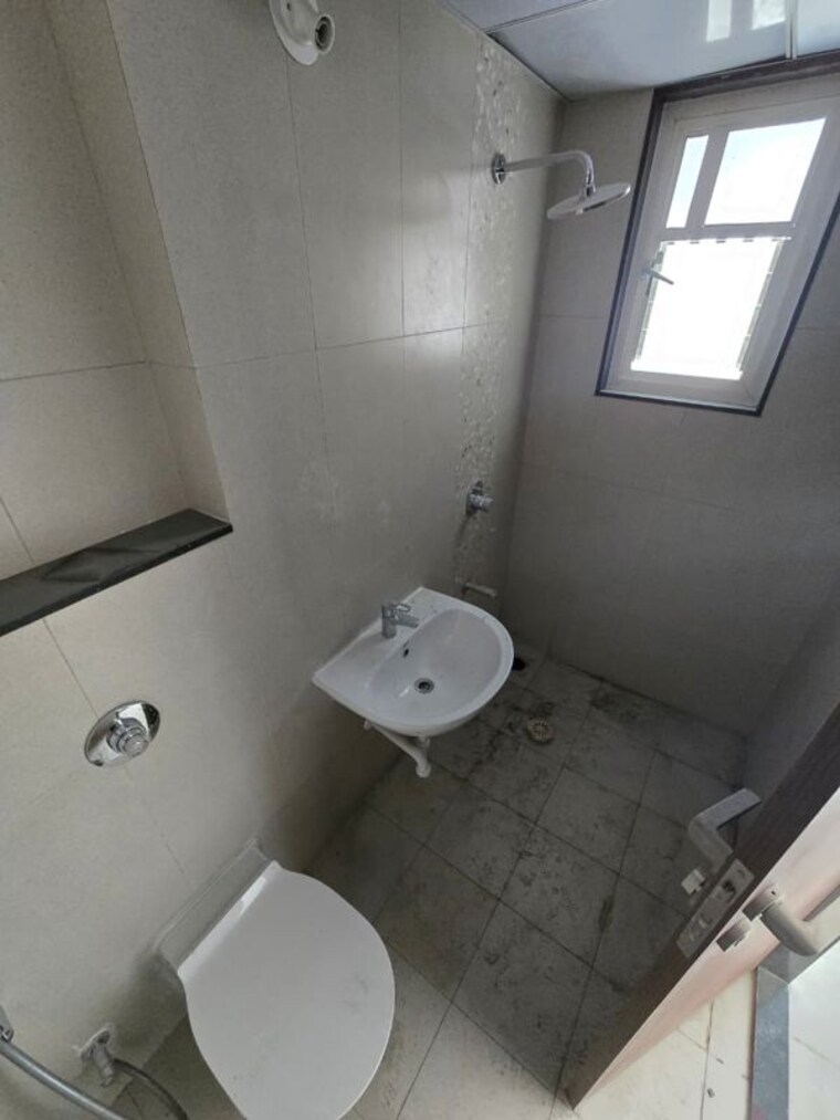 Bathroom, vilas-javdekar-yashone-eternitee 3 Bedroom 1200 Sq.Ft. Apartment In Hinjewadi Pune 10332033