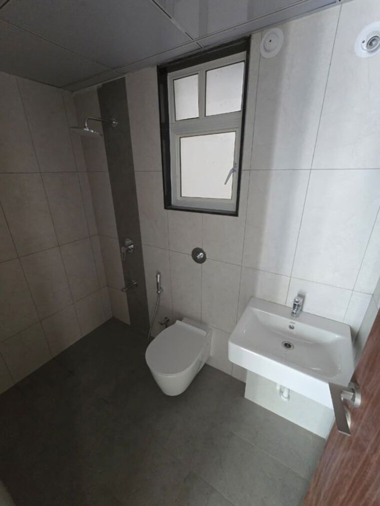 Bathroom, vilas-javdekar-yashone-eternitee 3 Bedroom 1200 Sq.Ft. Apartment In Hinjewadi Pune 10332033