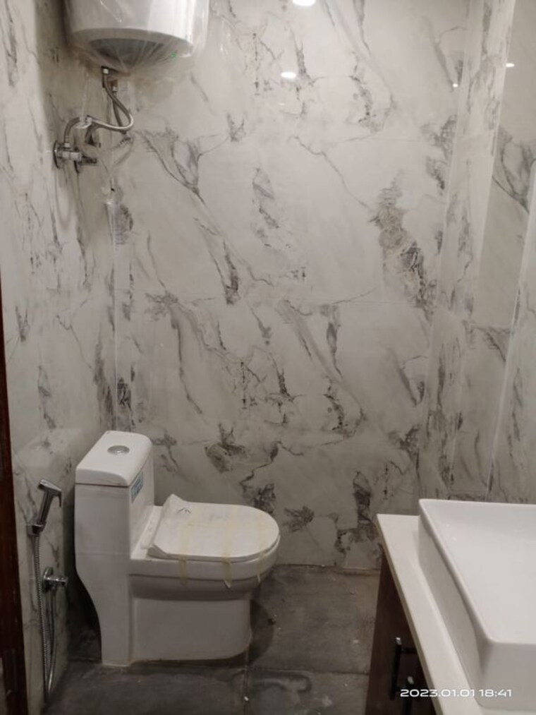 Bathroom, saket 2 Bedroom 1000 Sq.Ft. Independent House In Saket Delhi 10332056