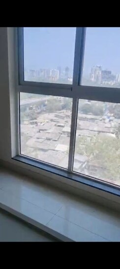 1.5 BHK + Extra Room Apartment For Rent in Sheth Avante