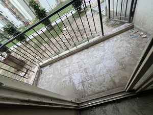 Balcony in 2.5 BHK Apartment at Amrapali Ivory Heights, Amrapali Dream Valley – for Sale