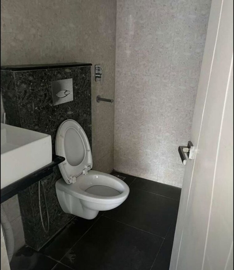 Bathroom, maxxus-elanza 3 Bedroom 1775 Sq.Ft. Apartment In International Airport Road Zirakpur 10332071