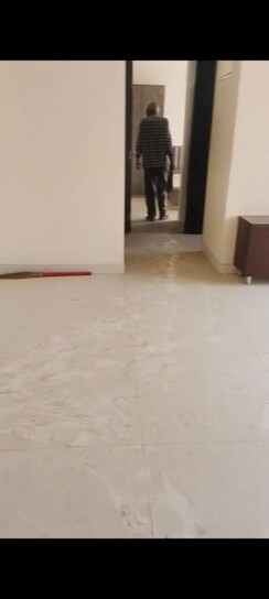 1.5 BHK + Extra Room Apartment For Rent in Sheth Avante