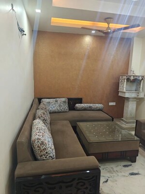 Furnished Amenities in 3 BHK Builder Floor at Malviya Nagar – for Rent