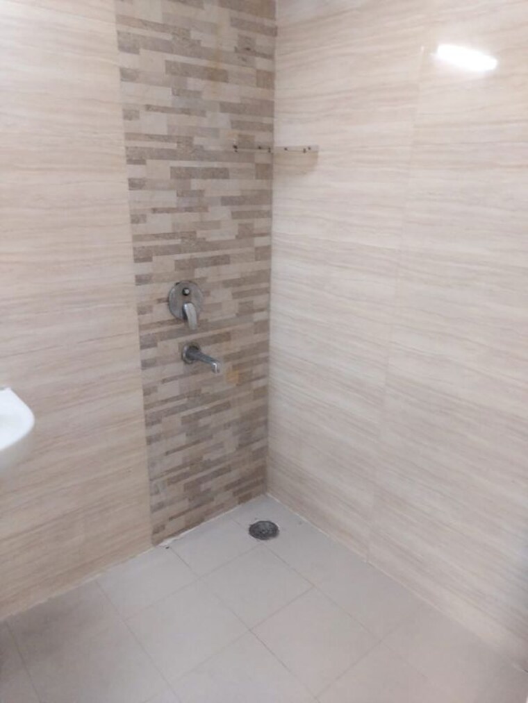 Bathroom, amrapali-zodiac 3.5 Bedroom 1550 Sq.Ft. Apartment In Sector 120 Noida 10332106