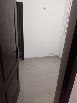 Room in 3.5 BHK Apartment at Amrapali Zodiac, Sector 120 – for Sale