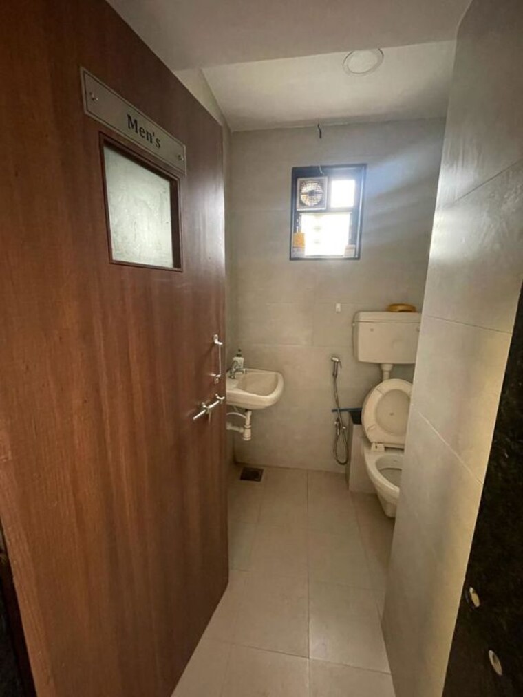 Washroom, shivajinagar Commercial Office Space 2000 Sq.Ft. In Shivajinagar Pune 10332100