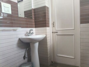Bathroom in 1 BHK Builder Floor at Sector 70 – for Rent