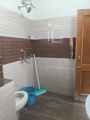 Bathroom in 1 BHK Builder Floor at Sector 70 – for Rent