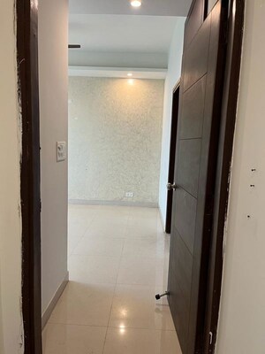 Bathroom in 2.5 BHK Apartment at Mahagun Mirabella, Sector 79 – for Rent