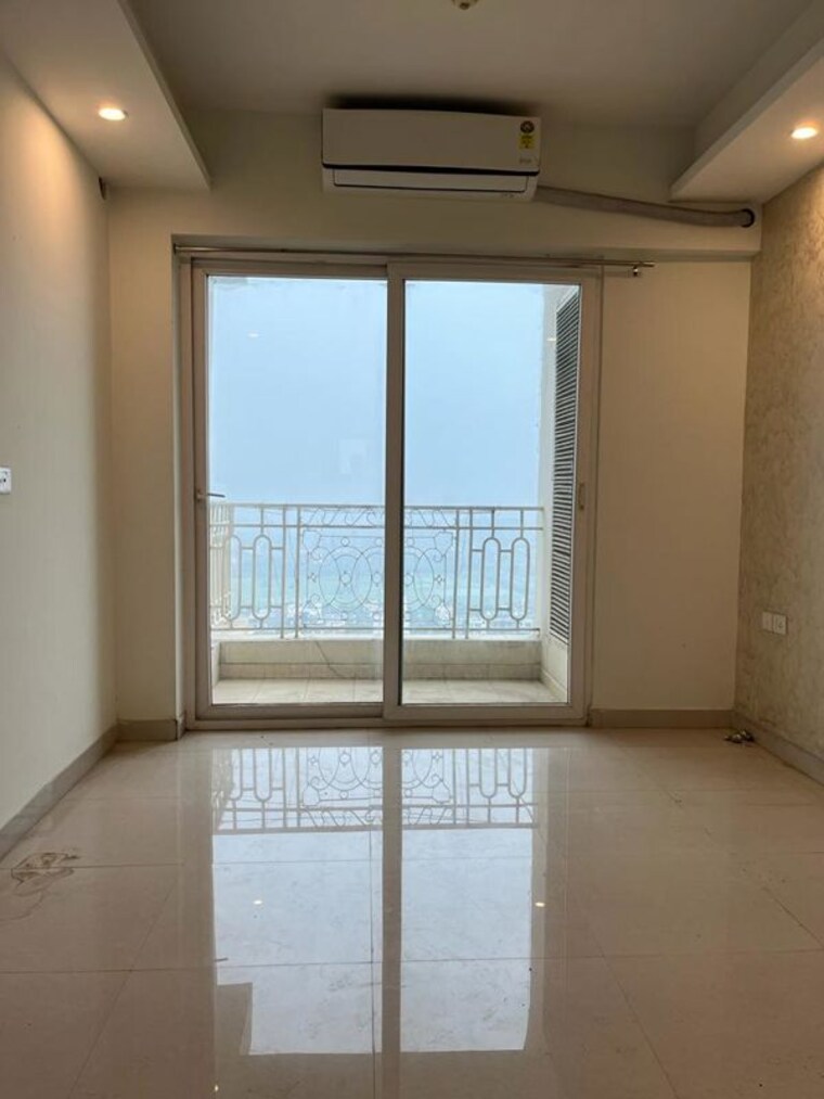 Room, mahagun-mirabella 2.5 Bedroom 1380 Sq.Ft. Apartment In Sector 79 Noida 10332065