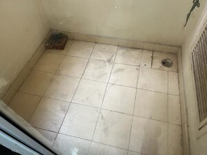Bathroom in 2.5 BHK Apartment at Mahagun Mirabella, Sector 79 – for Rent