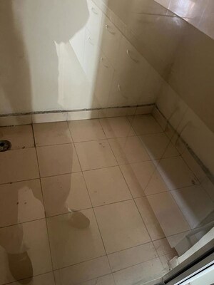 Bathroom in 2.5 BHK Apartment at Mahagun Mirabella, Sector 79 – for Rent