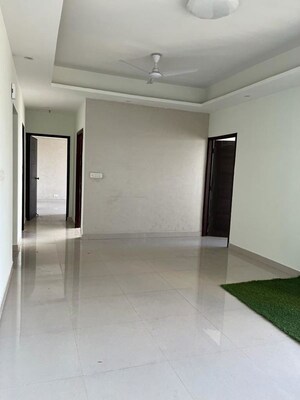 Room in 2.5 BHK Apartment at Mahagun Mirabella, Sector 79 – for Rent
