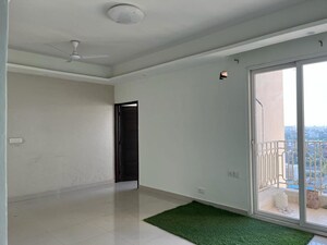 Room in 2.5 BHK Apartment at Mahagun Mirabella, Sector 79 – for Rent