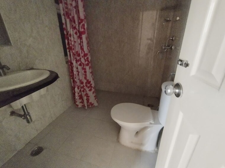 Bathroom, mapsko-paradise 3 Bedroom 1340 Sq.Ft. Apartment In Sector 83 Gurgaon 10257368