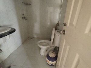 Bathroom in 3 BHK Apartment at Mapsko Paradise, Sector 83 – for Rent