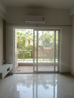 Room in 3.5 BHK Apartment at The Center Court Prime, Sector 88a – for Rent