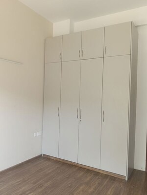 Room in 3.5 BHK Apartment at The Center Court Prime, Sector 88a – for Rent