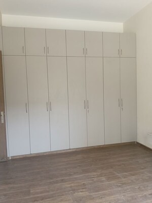 Room in 3.5 BHK Apartment at The Center Court Prime, Sector 88a – for Rent