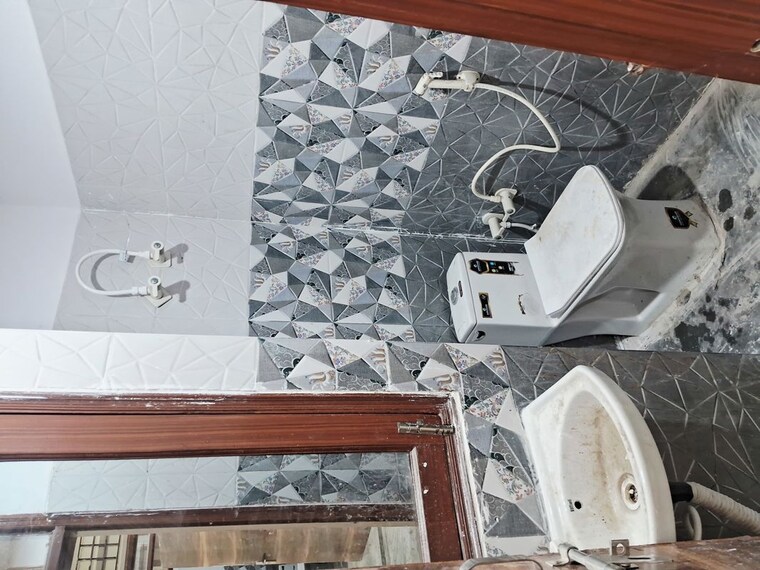 Attached Bathroom, baraula 2 Bedroom 82 Sq.Yd. Builder Floor In Baraula Noida 10332158