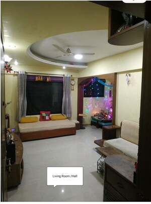 Living Room in 2 BHK Apartment at Mayur Colony – for Rent