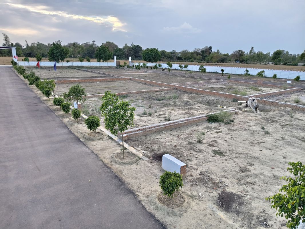 Plot For Sale in Gosainganj