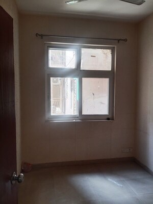 Room in 2 BHK Apartment at Mahagun Mywoods, Sector 16c Greater Noida – for Rent