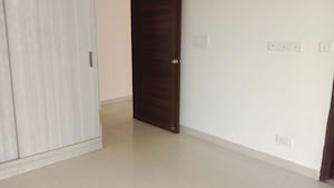 Room in 3 BHK Apartment at Mahagun Mirabella, Sector 79 – for Rent