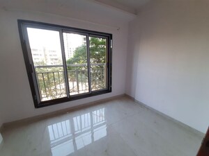 Room in 1.5 BHK Apartment at Prayag Heights, Dindoshi – for Rent