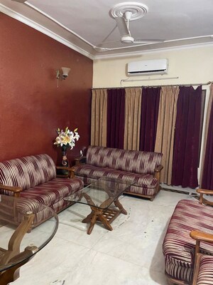 Living Room in 3 BHK Builder Floor at Sector 38 – for Rent