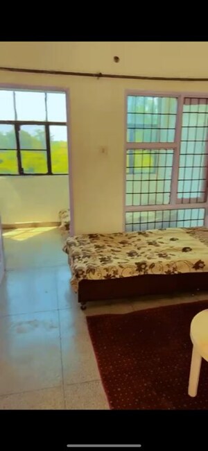 Bedroom in 2 BHK Builder Floor at Manimajra – for Rent