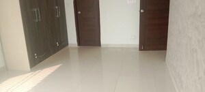 Room in 3 BHK Apartment at Mahagun Mirabella, Sector 79 – for Rent