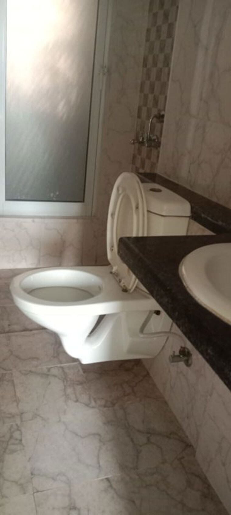 Bathroom, mahagun-mirabella 3 Bedroom 1730 Sq.Ft. Apartment In Sector 79 Noida 10332221