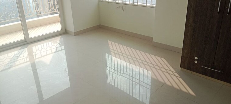 Balcony, mahagun-mirabella 3 Bedroom 1730 Sq.Ft. Apartment In Sector 79 Noida 10332221