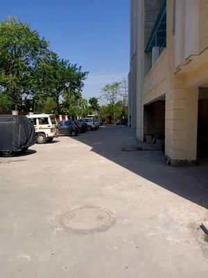 Parking in 3.5 BHK Apartment at Samiah Melrose Square, Vrindavan Yojna – for Sale