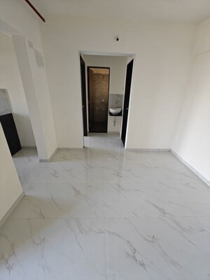 Room in 1 BHK Apartment at Metropolis Bayside, Kasarvadavali – for Rent