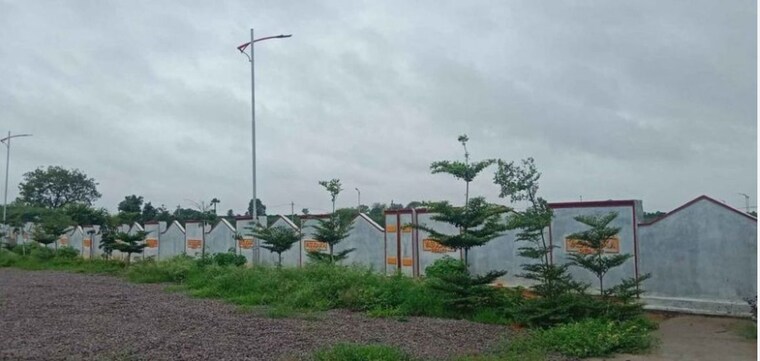 Garden, vasudaika-whistling-woods  260 Sq.Yd. Plot In Mankhal Hyderabad 10332265