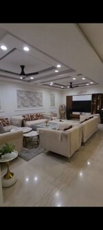 5 BHK + Servant Room 3800 Sq.Ft. Builder Floor in Niti Khand I