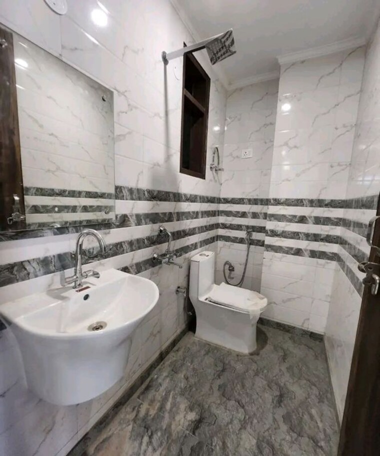 Bathroom, chattarpur 2 Bedroom 950 Sq.Ft. Apartment In Chattarpur Delhi 10332302