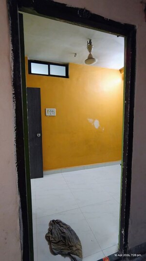 Room in 1 RK Apartment at Chatrapati Shivaji Raje Complex, Kandivali West – for Rent