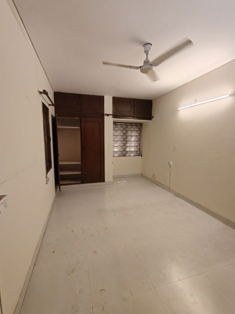 Room, vasant kunj 3 Bedroom 1700 Sq.Ft. Apartment In Vasant Kunj Delhi 10332305
