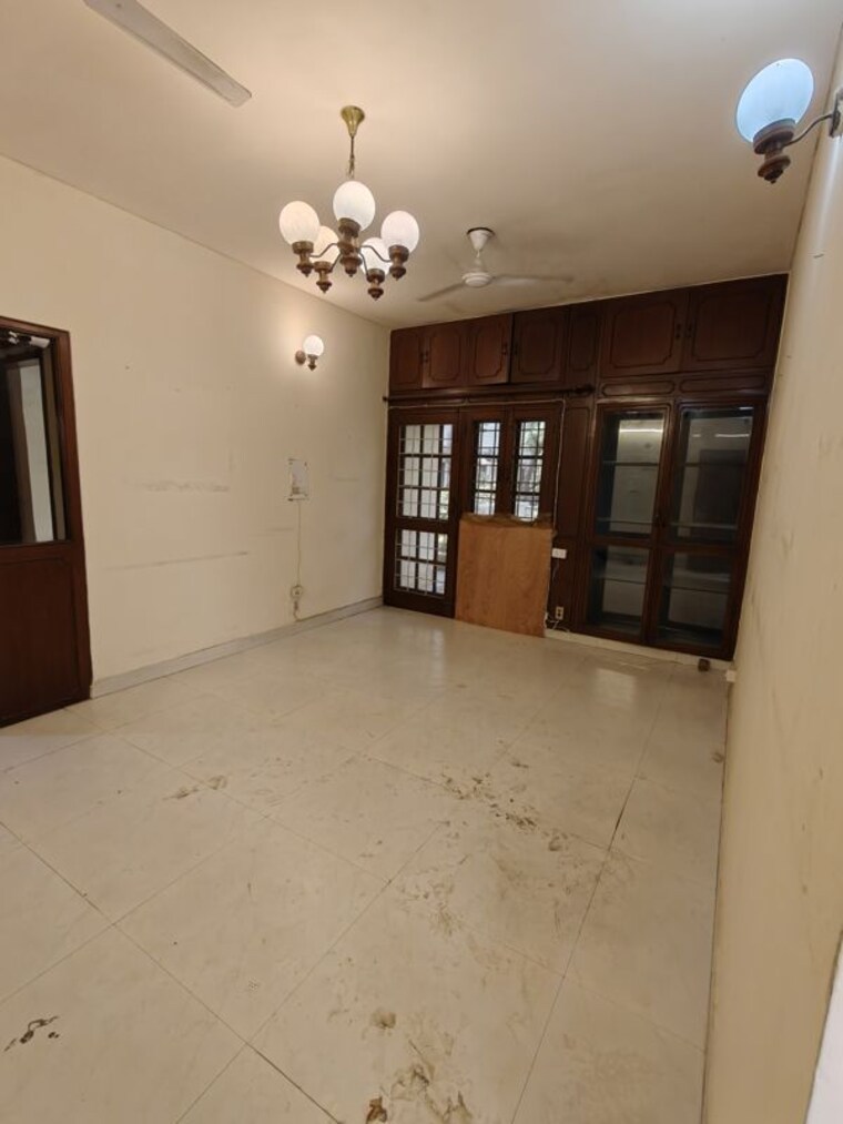 Room, vasant kunj 3 Bedroom 1700 Sq.Ft. Apartment In Vasant Kunj Delhi 10332305